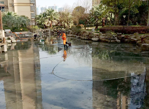 八公山景观池淤泥清理